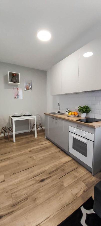 Bezagenta Mozart6 Studio Easy Access To City Wifi Warszawa Exteriör bild